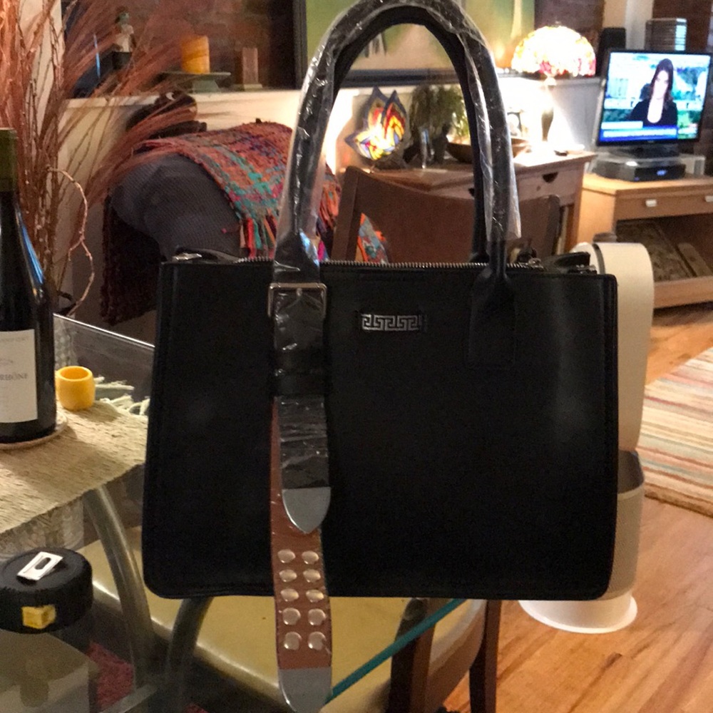 Black hand/ shoulder bag